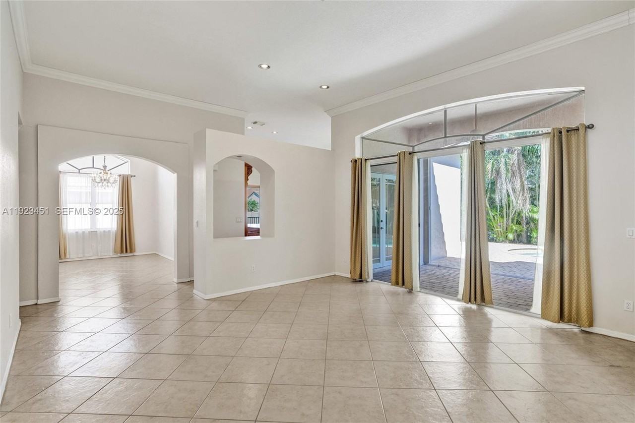 345 Sw 188th Ave #345-345 - Photo 2 of 50