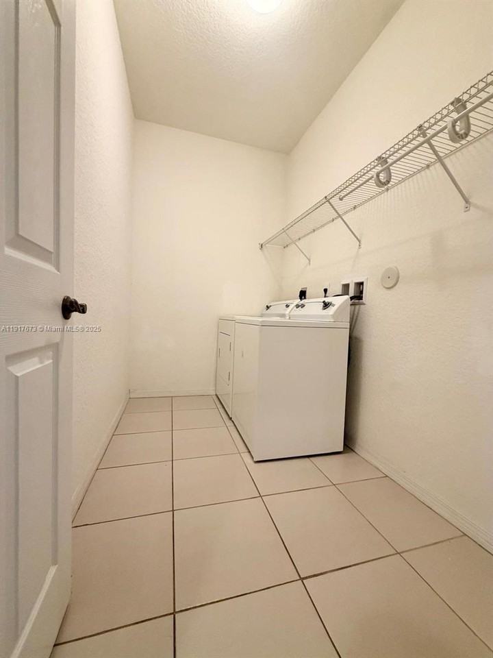 3972 Sw 149th Pl #3972-3972 - Photo 3 of 26
