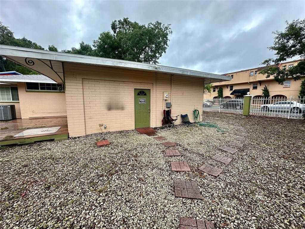 905 Sw 8th Ave #905 - Photo 2 of 31