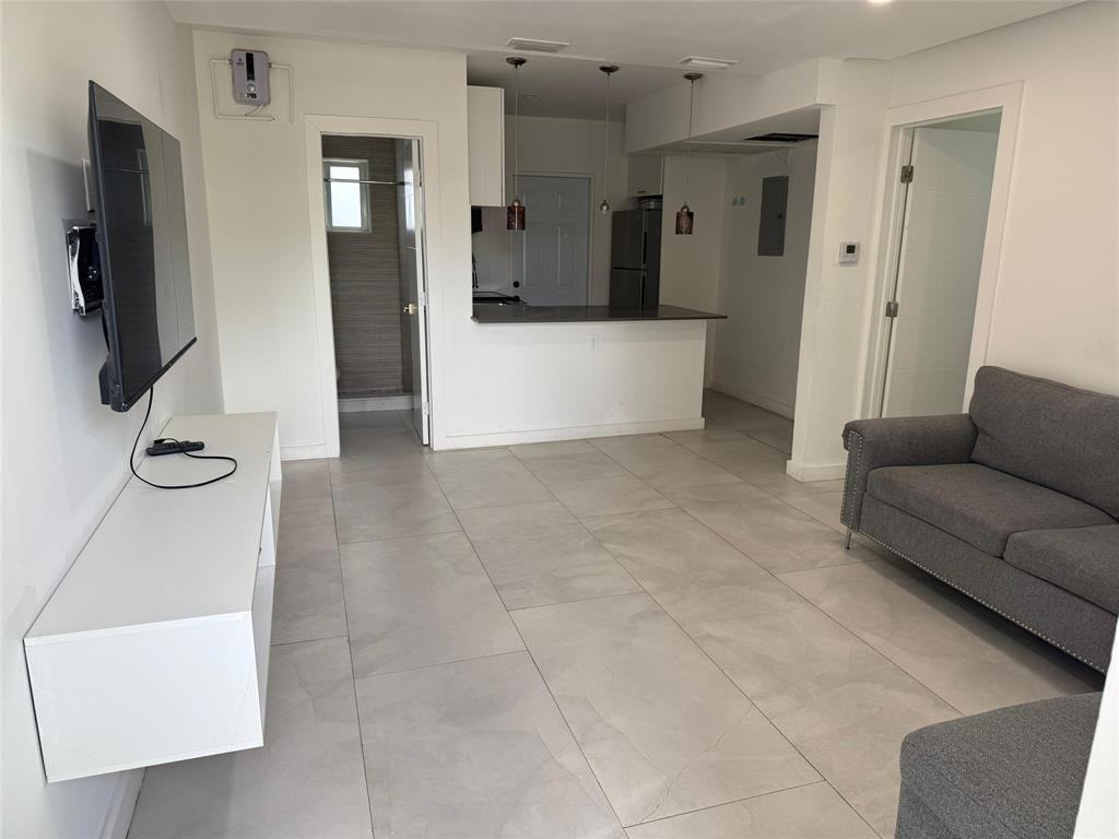 2201 Greene St #2201-1 - Photo 3 of 5