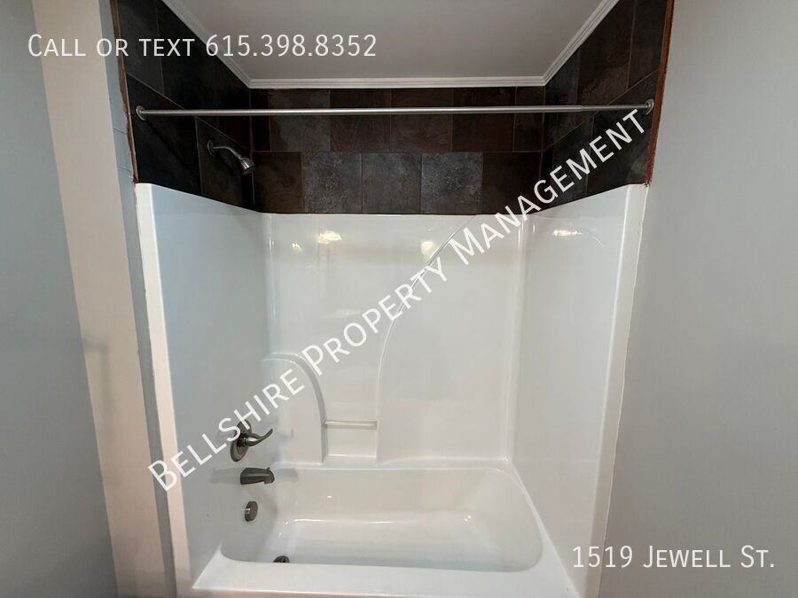 1519 Jewel Street - Photo 4 of 29