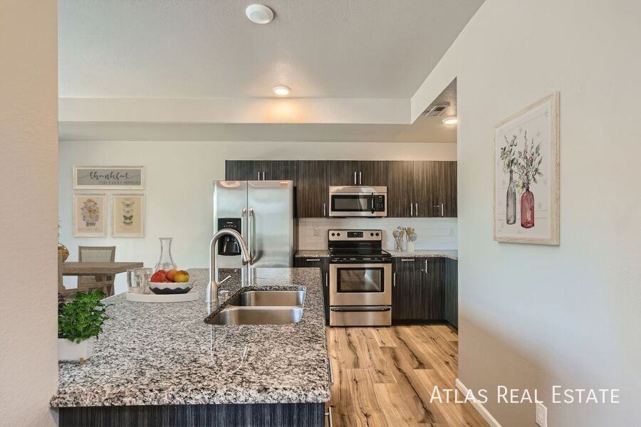 Meadowview - Photo 2 of 12