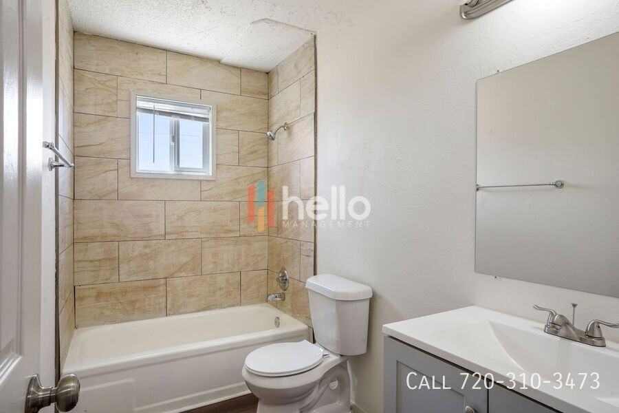 984 E Saxony Drive - Photo 3 of 8