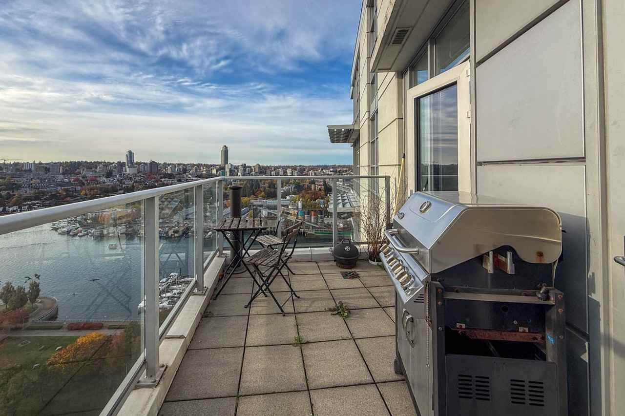 638 Beach Crescent #2703 - Photo 7 of 30