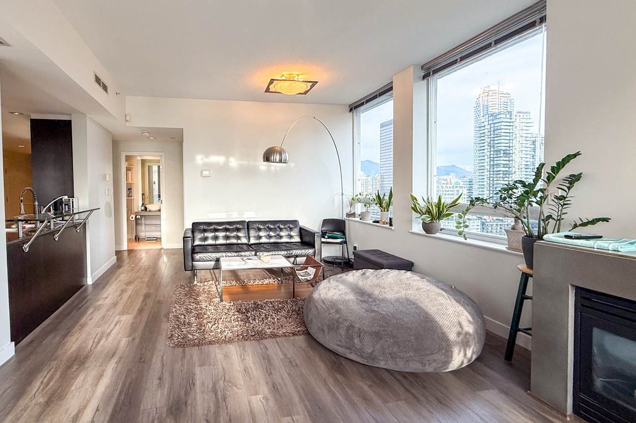 638 Beach Crescent #2703 - Photo 3 of 30