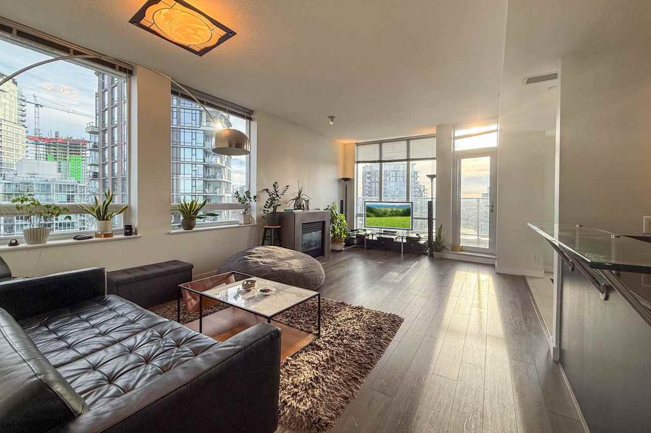 638 Beach Crescent #2703 - Photo 2 of 30