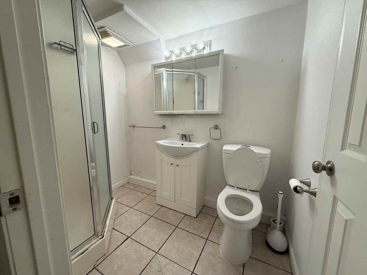 2426 Burtis Ave - Photo 7 of 10