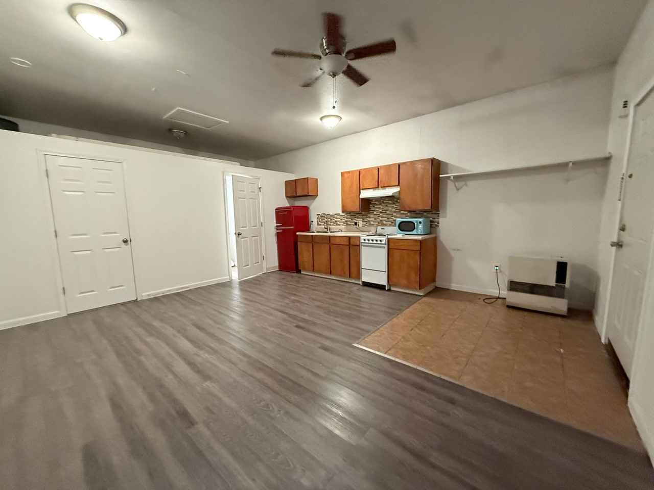 2426 Burtis Ave - Photo 2 of 10