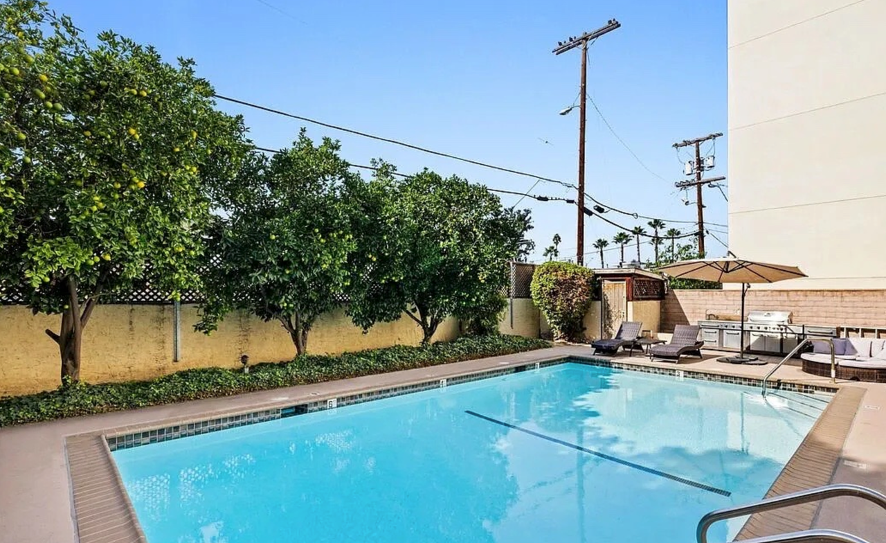 5143 Bakman Avenue - Photo 4 of 6