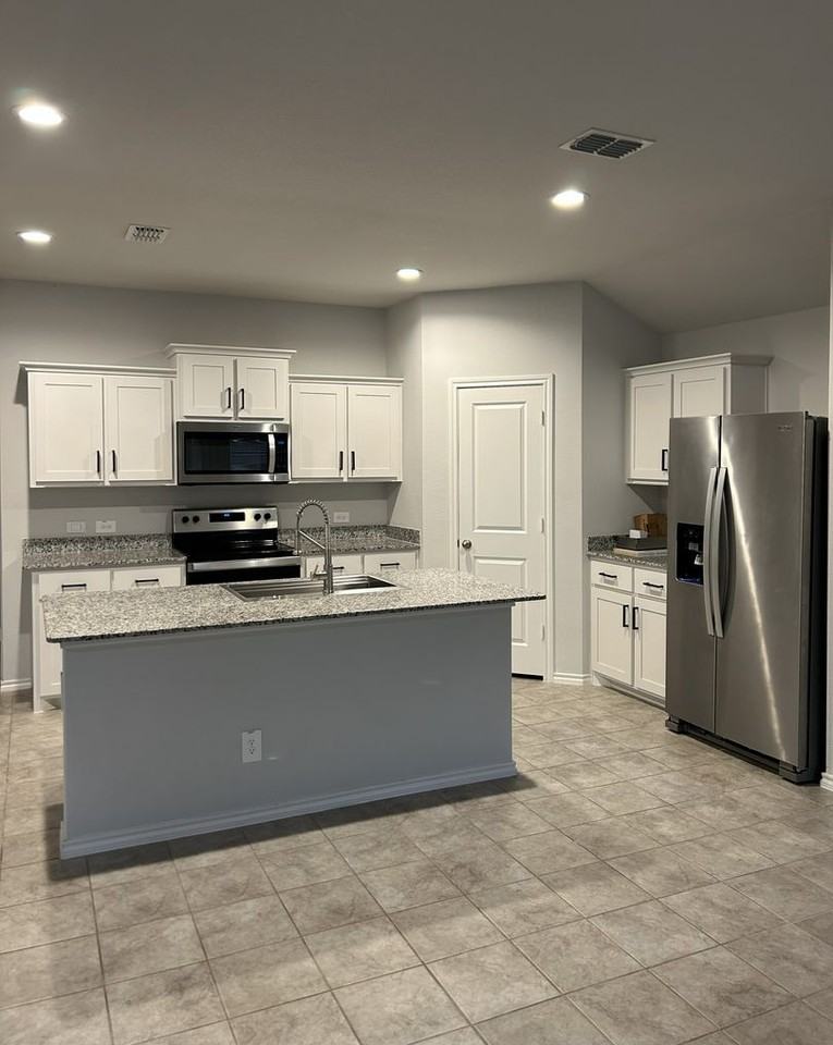 709 Blacktail Drive - Photo 2 of 18