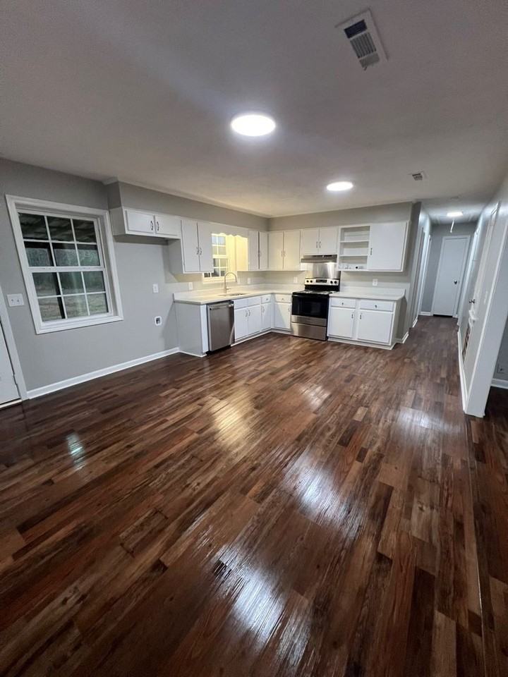 798 Walker Sanders Rd - Photo 4 of 12