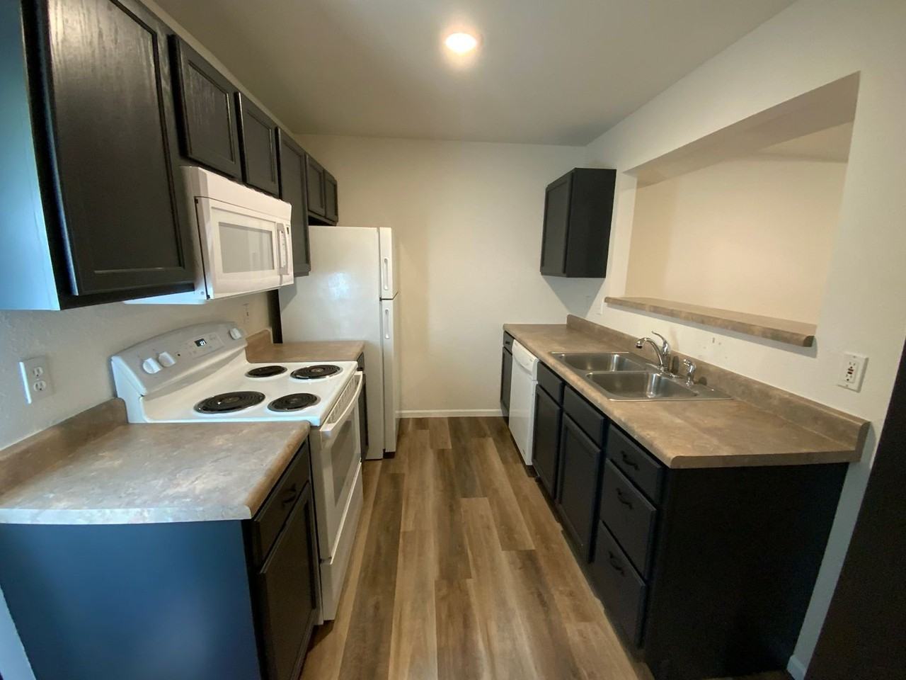 3602 Zinnia Drive - Photo 7 of 28