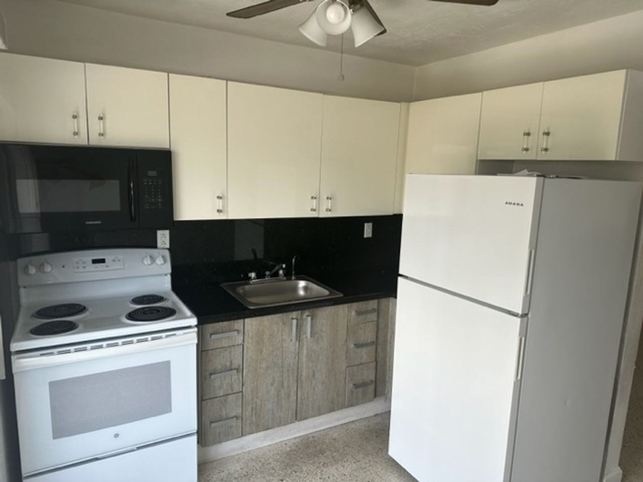 2 Bed/ 1 Bath in Little Havana - Photo 7 of 29