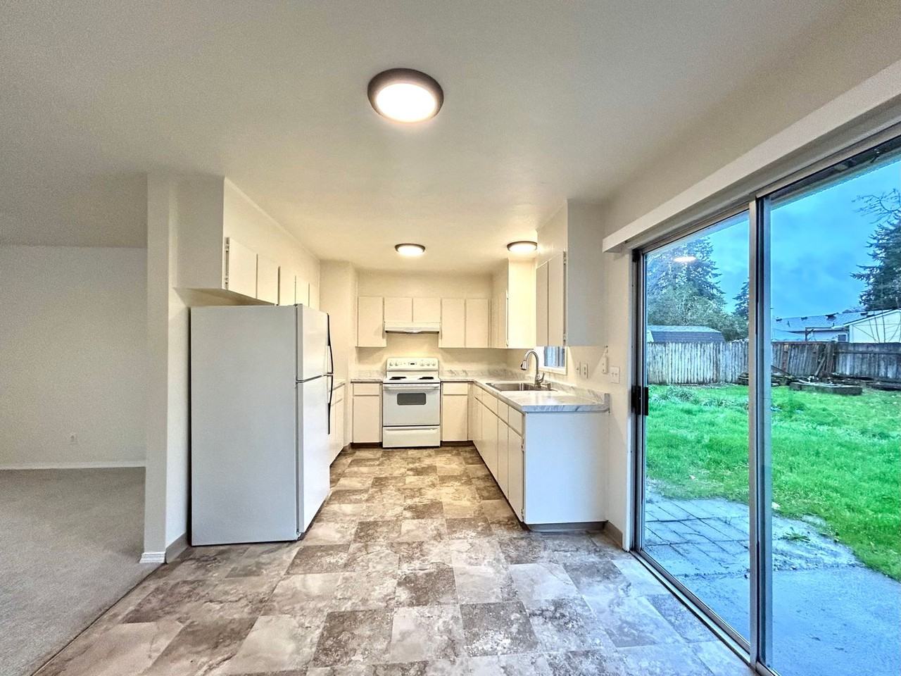 2005 Southwest 198th Avenue - Photo 7 of 48