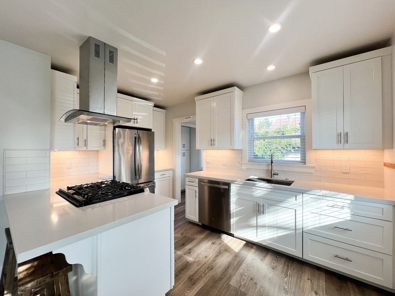 2100 Yajome Street - Photo 7 of 18