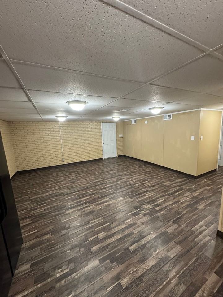 3938 Cloverdale - Photo 2 of 17