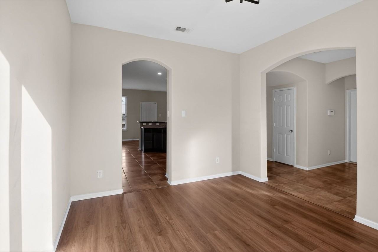 4938 Yearling Ridge Ct - Photo 7 of 31