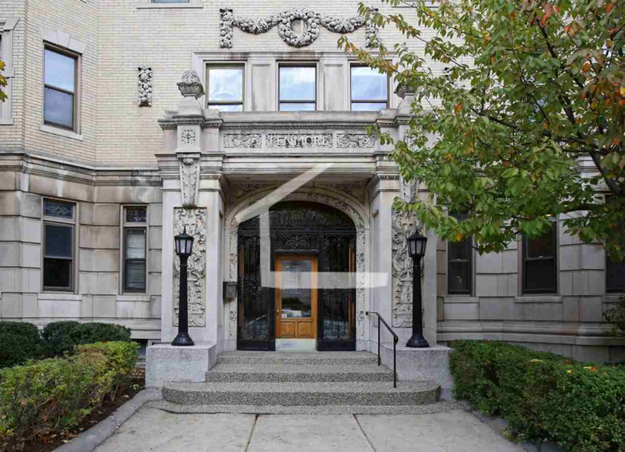 109 Boylston St - Photo 2 of 8