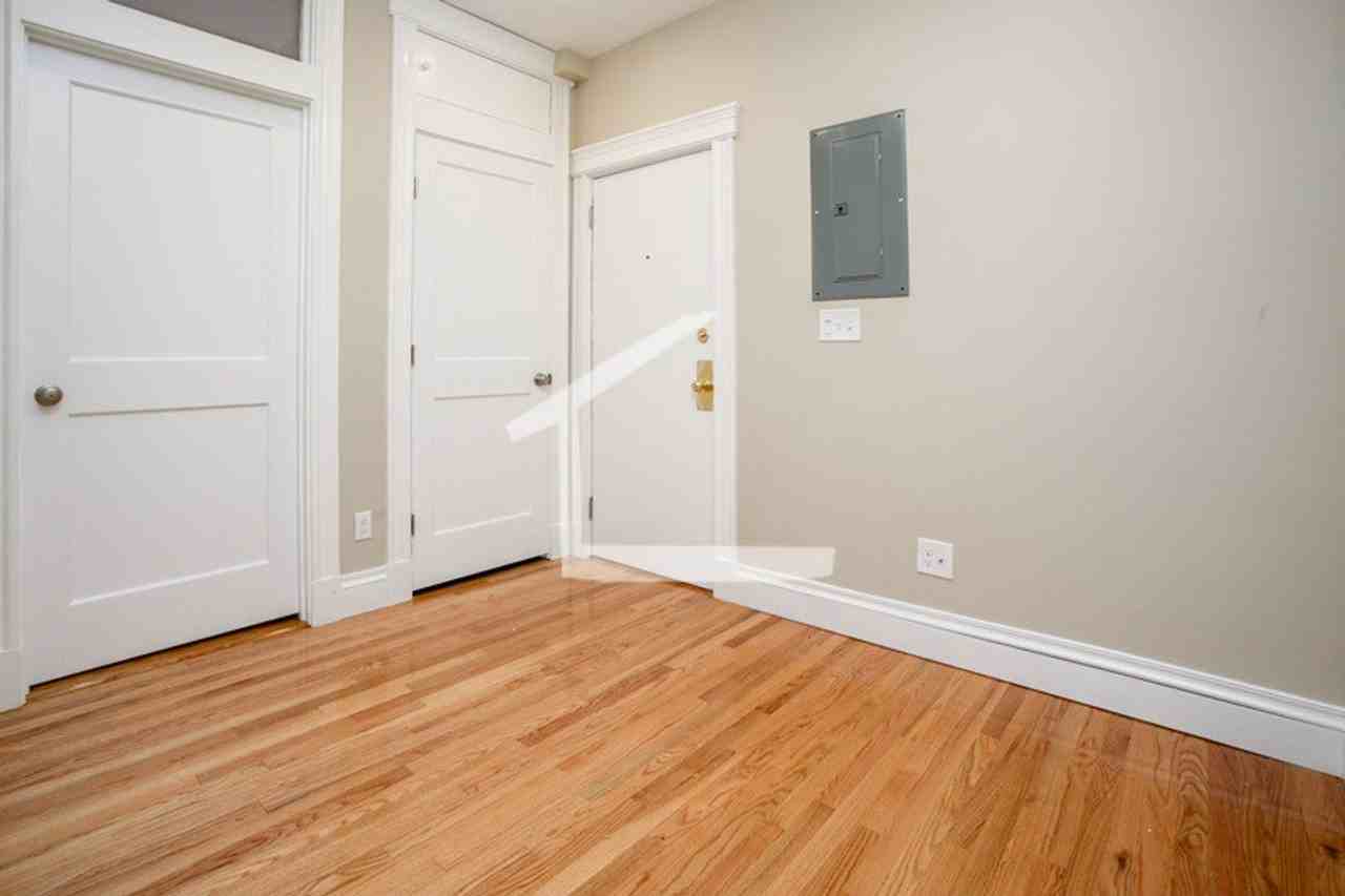 109 Boylston St - Photo 5 of 8