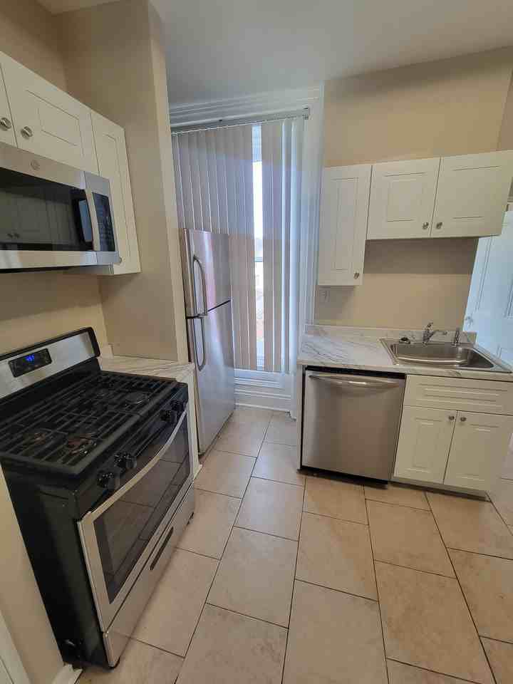 514 West North Avenue - Photo 4 of 30