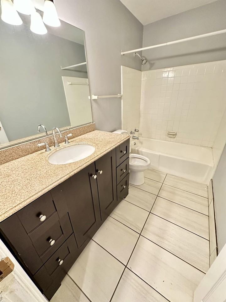 1201 South Rockford Avenue - Photo 5 of 24