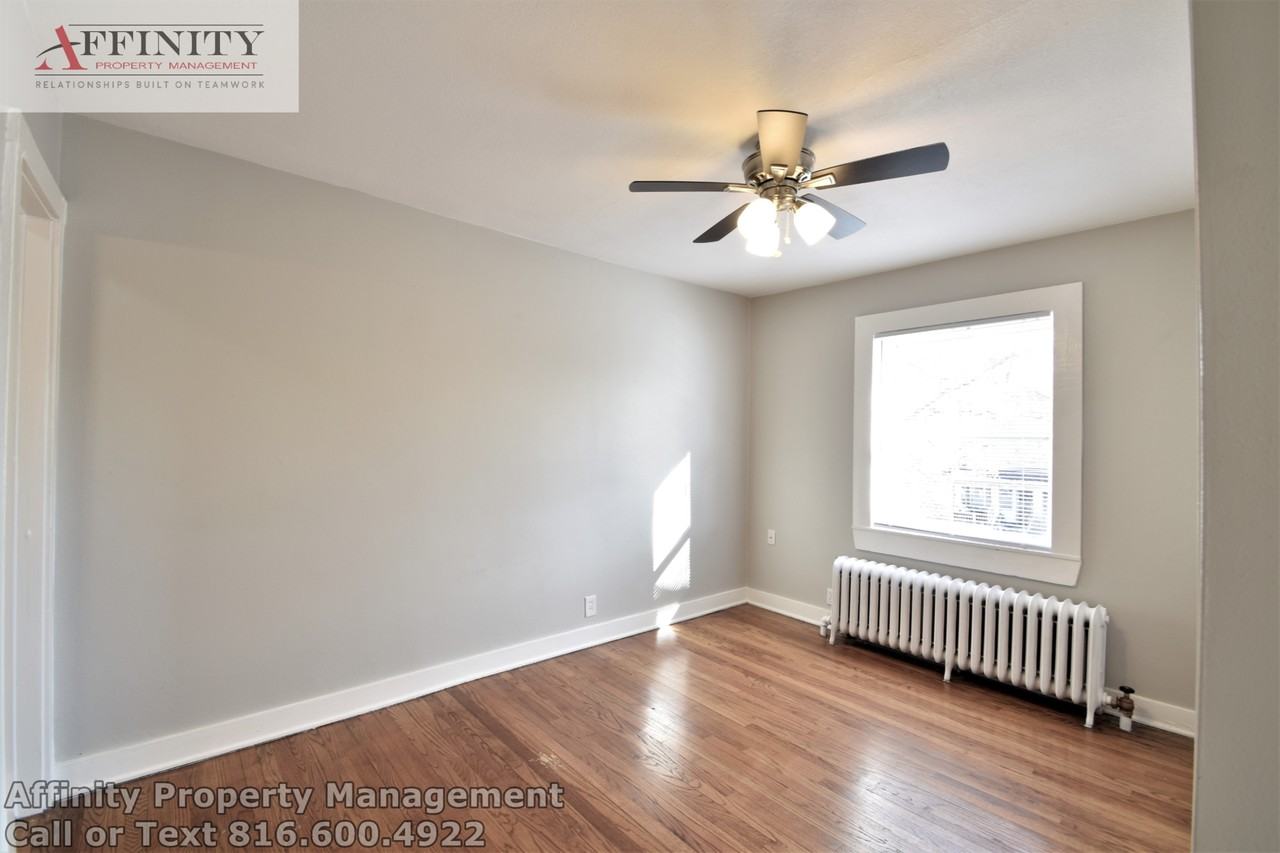 2026 Erie St - Photo 3 of 10