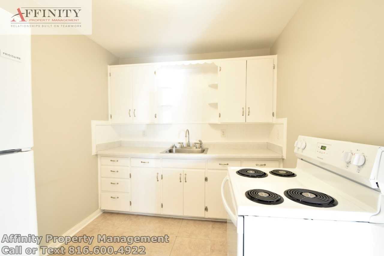 2026 Erie St - Photo 5 of 10