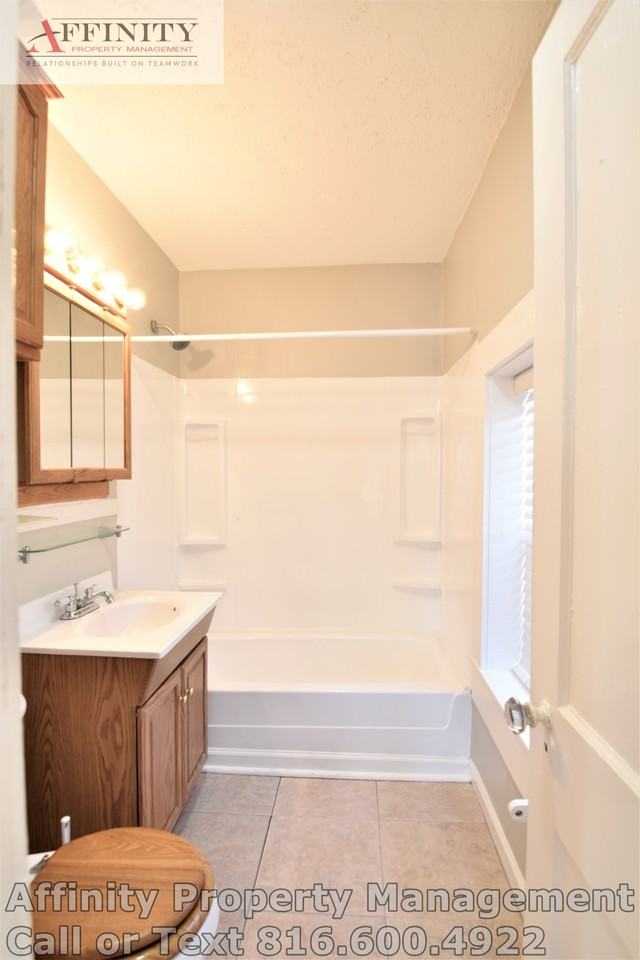 2026 Erie St - Photo 7 of 10