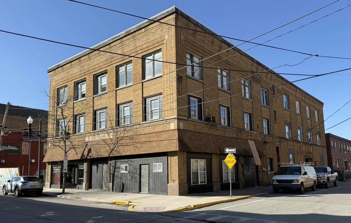 233 North Front Street - Photo 7 of 28