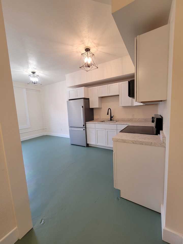 233 North Front Street - Photo 2 of 10