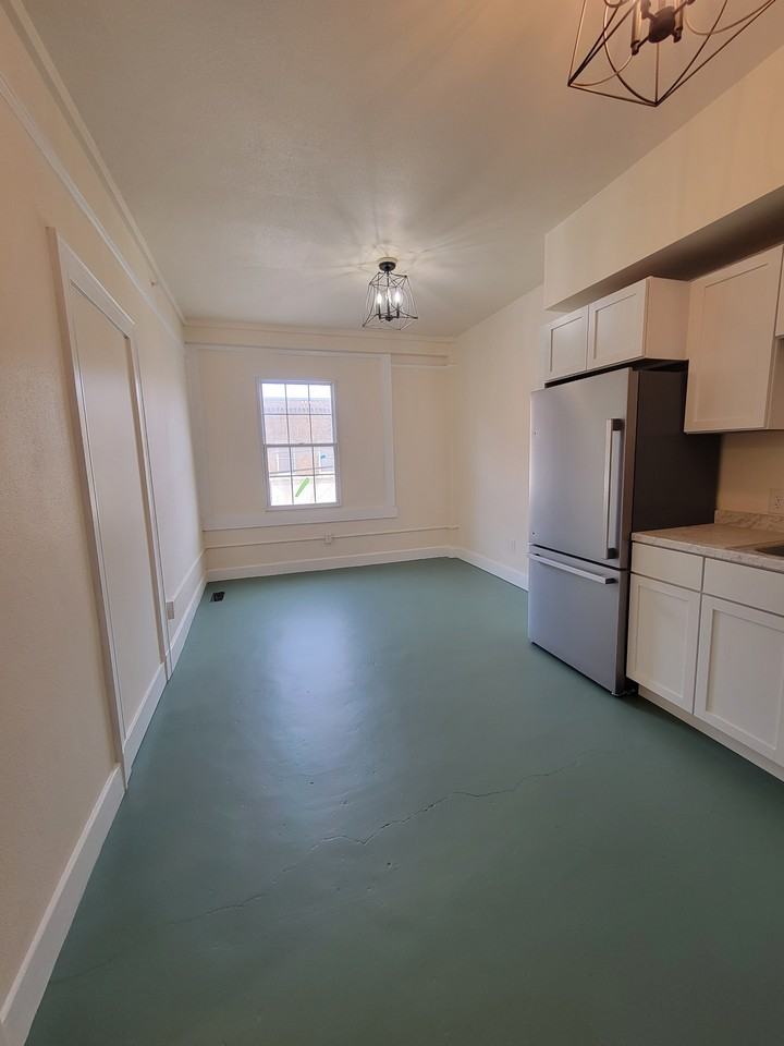 233 North Front Street - Photo 3 of 10