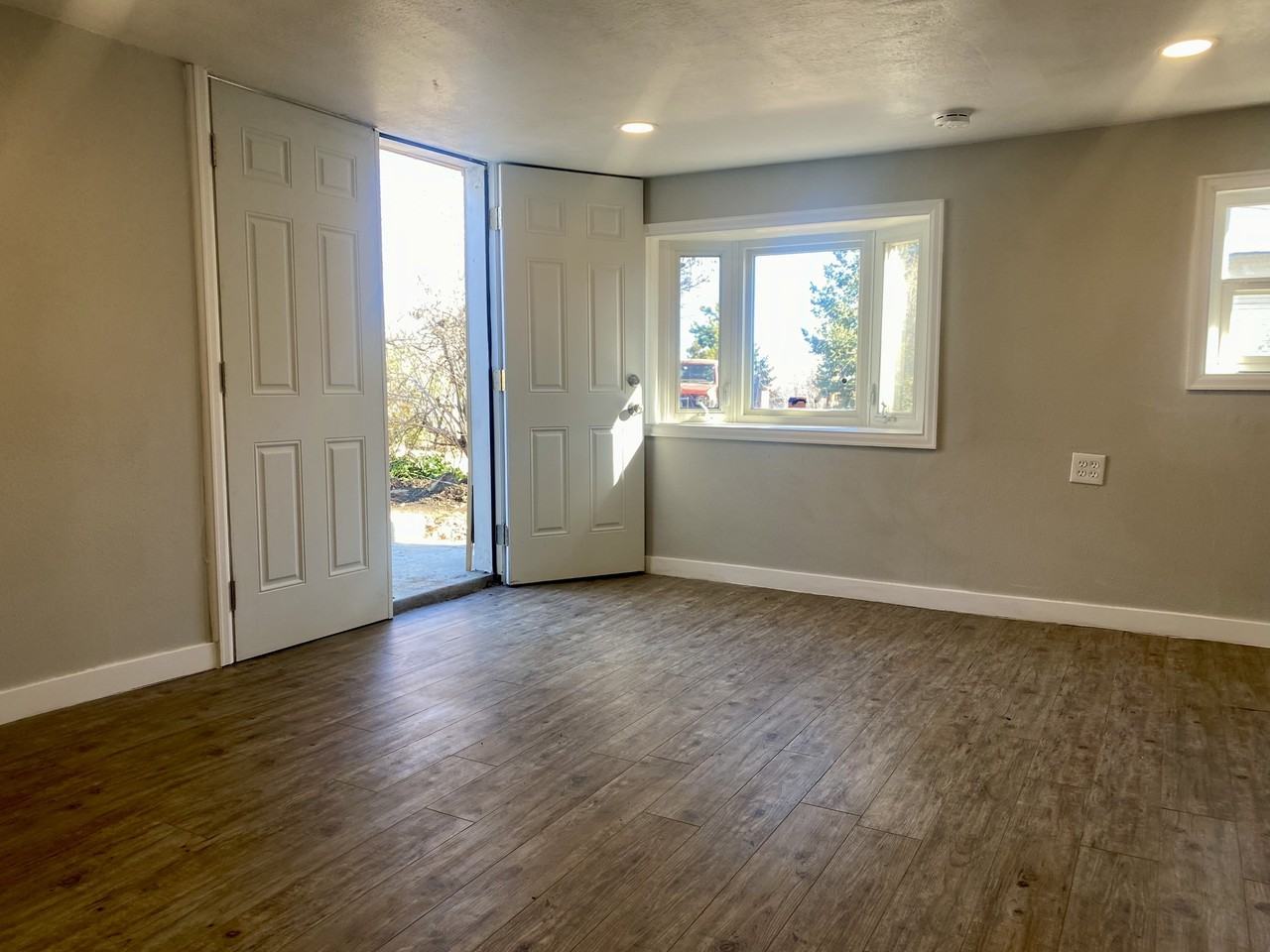 16680 West 11th Avenue - Photo 5 of 10