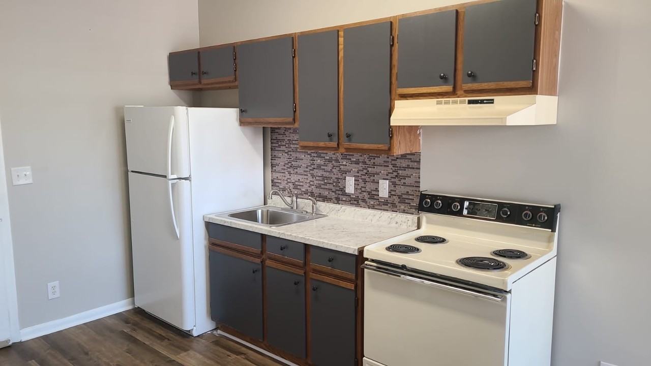 Hege Apts - Photo 3 of 23