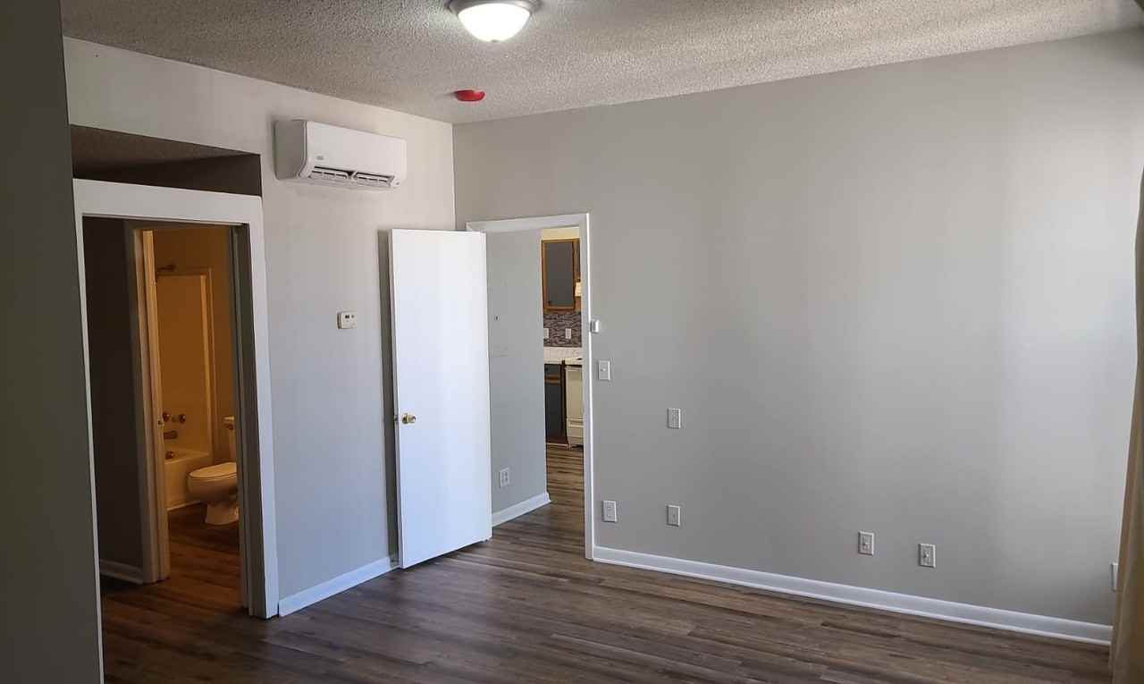 Hege Apts - Photo 4 of 23