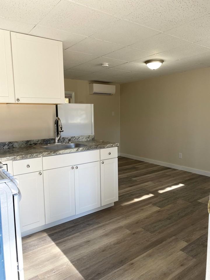 1111 Roosevelt - Photo 2 of 8