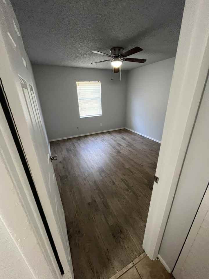 6909 Karin Court - Photo 7 of 10