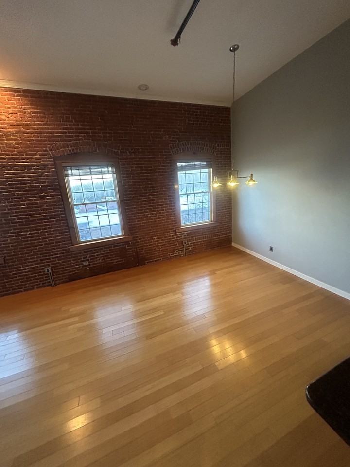 1511 Main Street - Photo 2 of 7