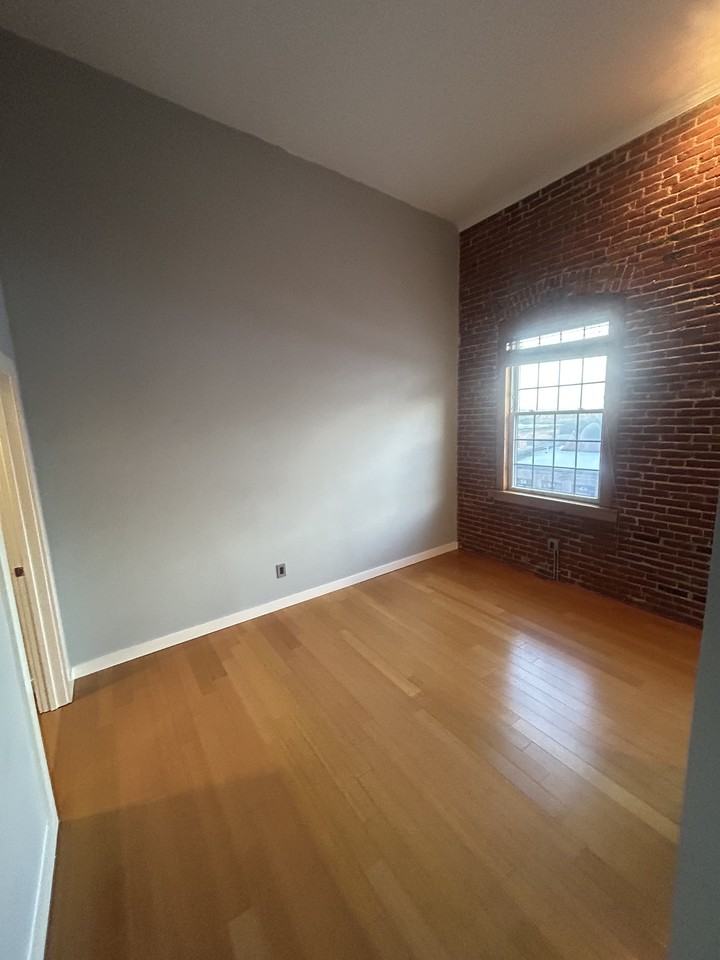 1511 Main Street - Photo 3 of 7