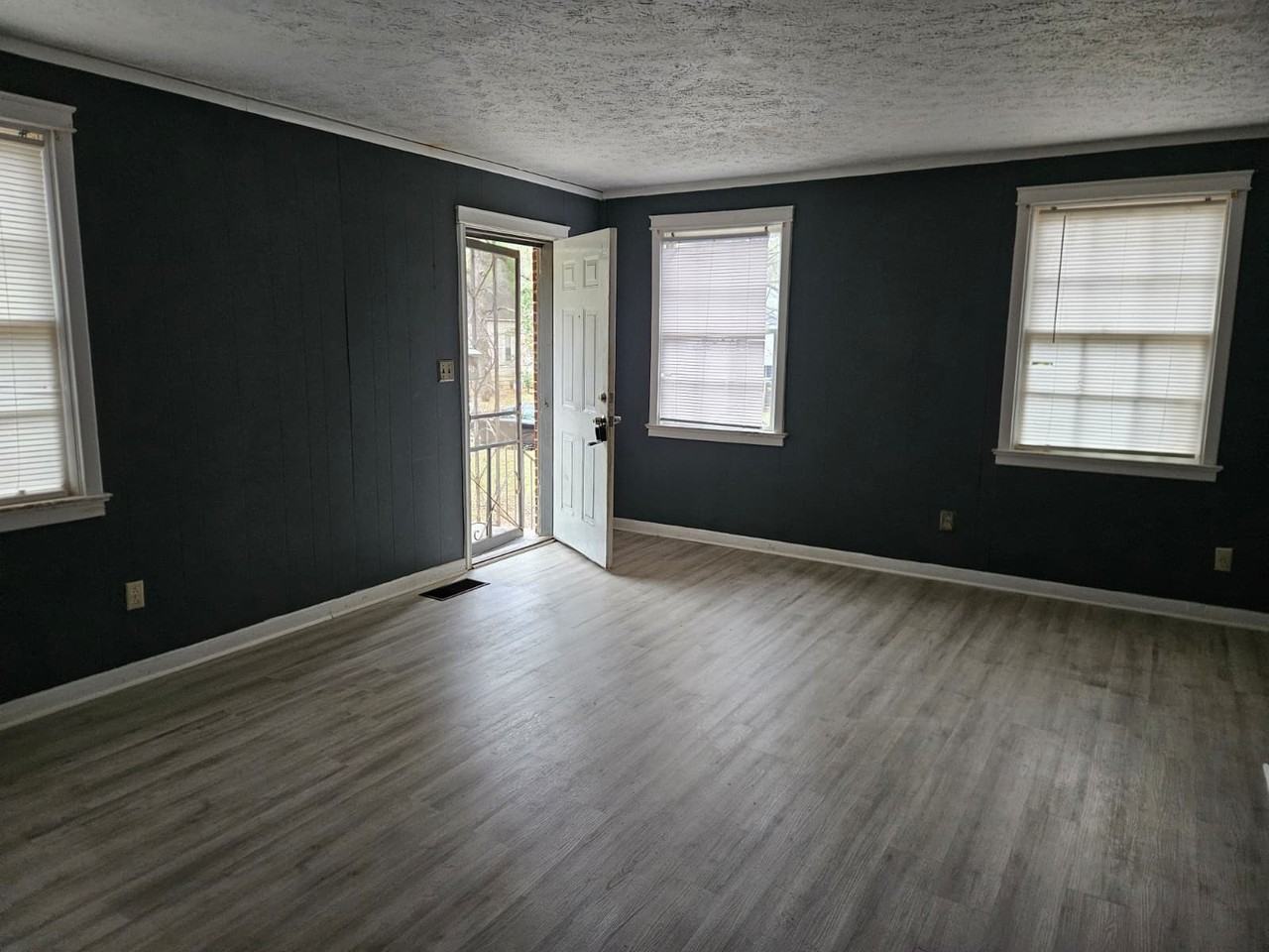 2216 Palmetto Street - Photo 6 of 7