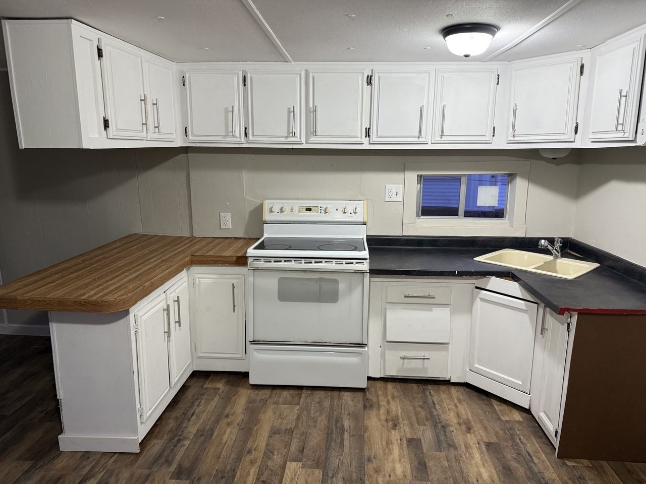 208 s 4th st - Photo 7 of 11