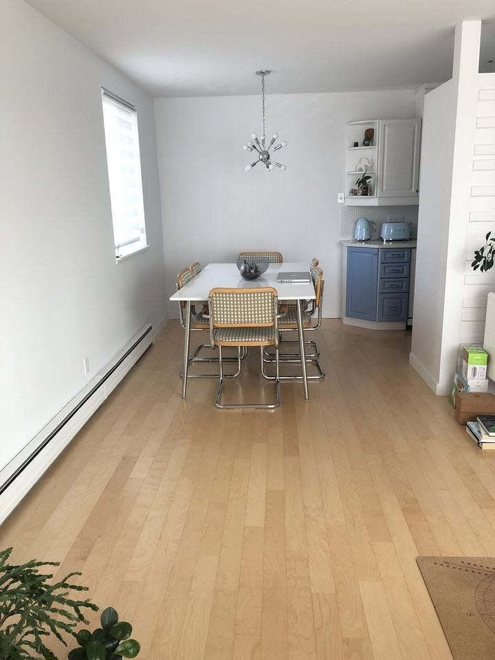 151 Roslyn Rd - Photo 3 of 8