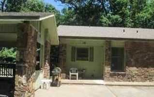 featured image of 16 Victoria Lane