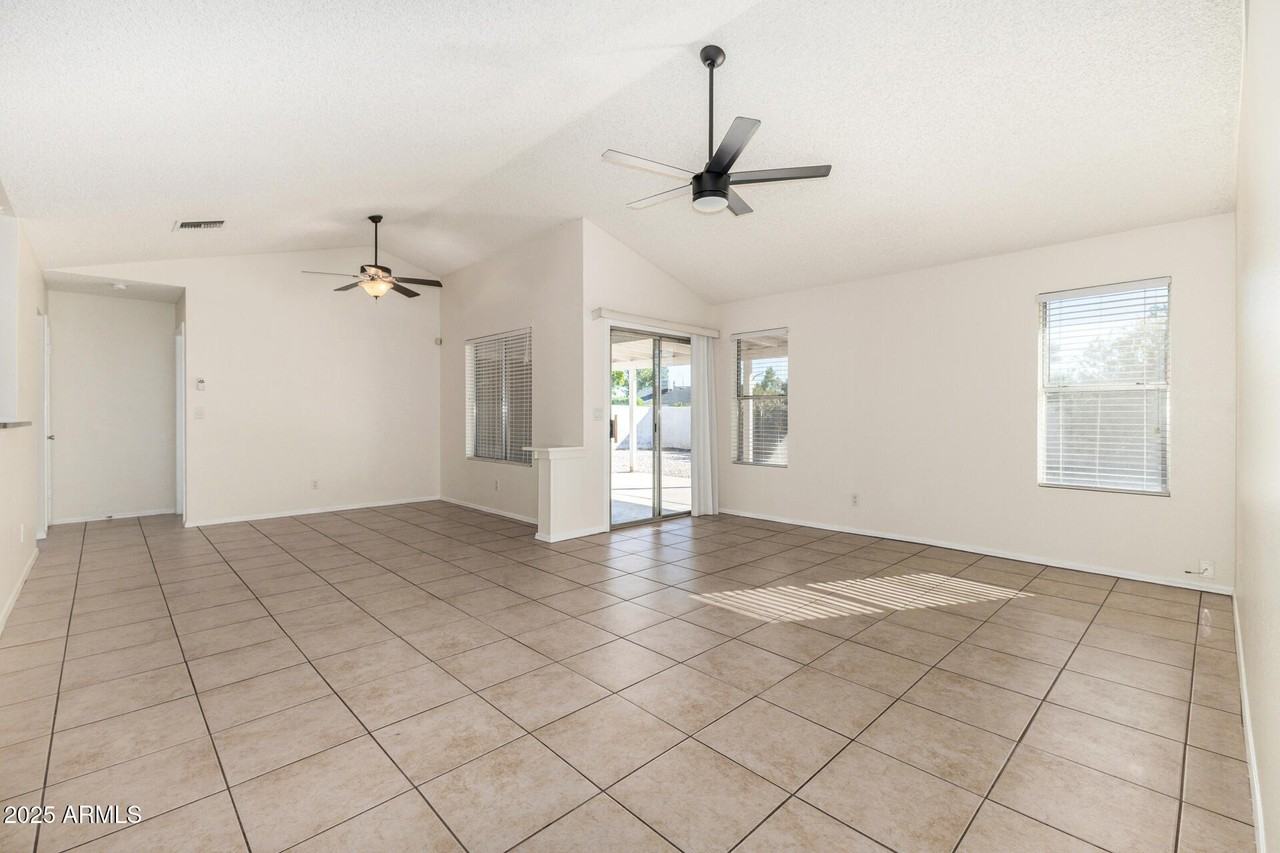 3623 West Fairview Lane - Photo 4 of 30