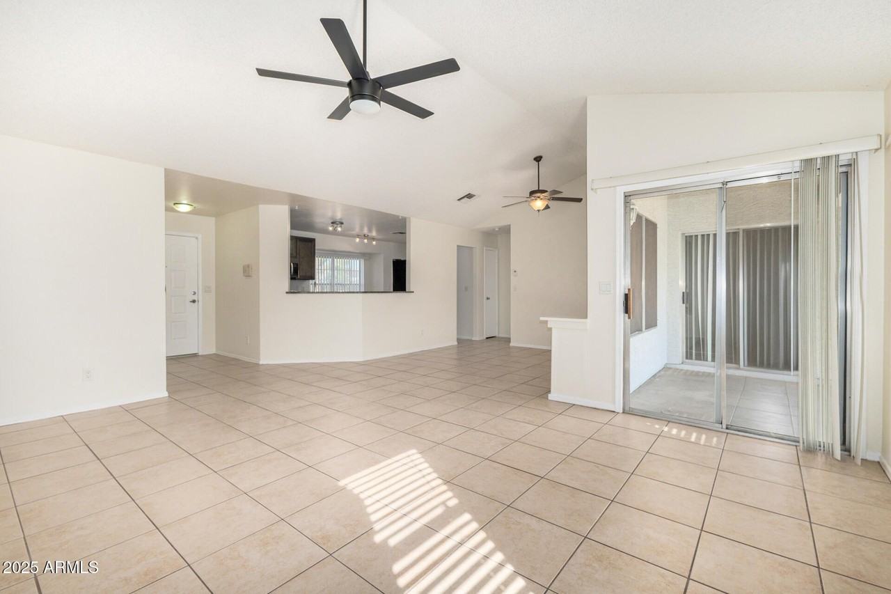 3623 West Fairview Lane - Photo 5 of 30