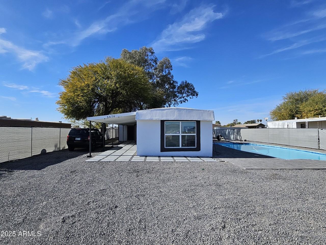 5676 N Fairoak Ln - Photo 2 of 50