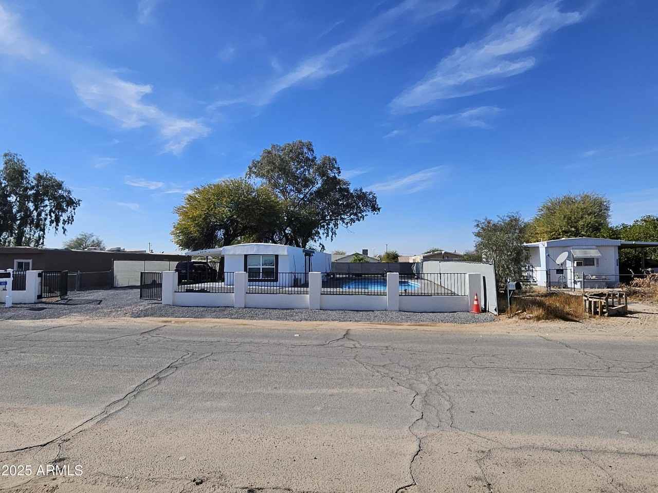 5676 N Fairoak Ln - Photo 4 of 50