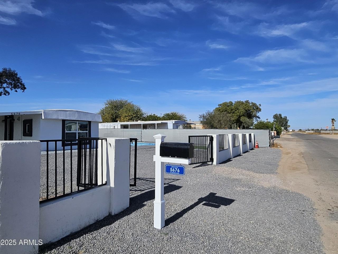 5676 N Fairoak Ln - Photo 6 of 50