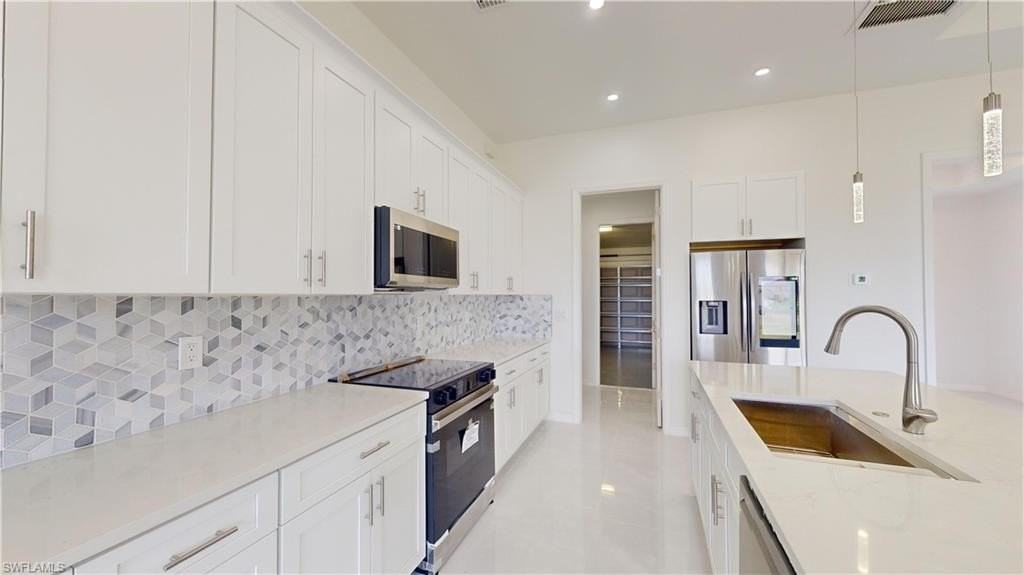 2700 Southwest 20th Avenue - Photo 3 of 18