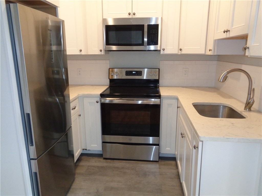 22 W 3rd St - Photo 2 of 10