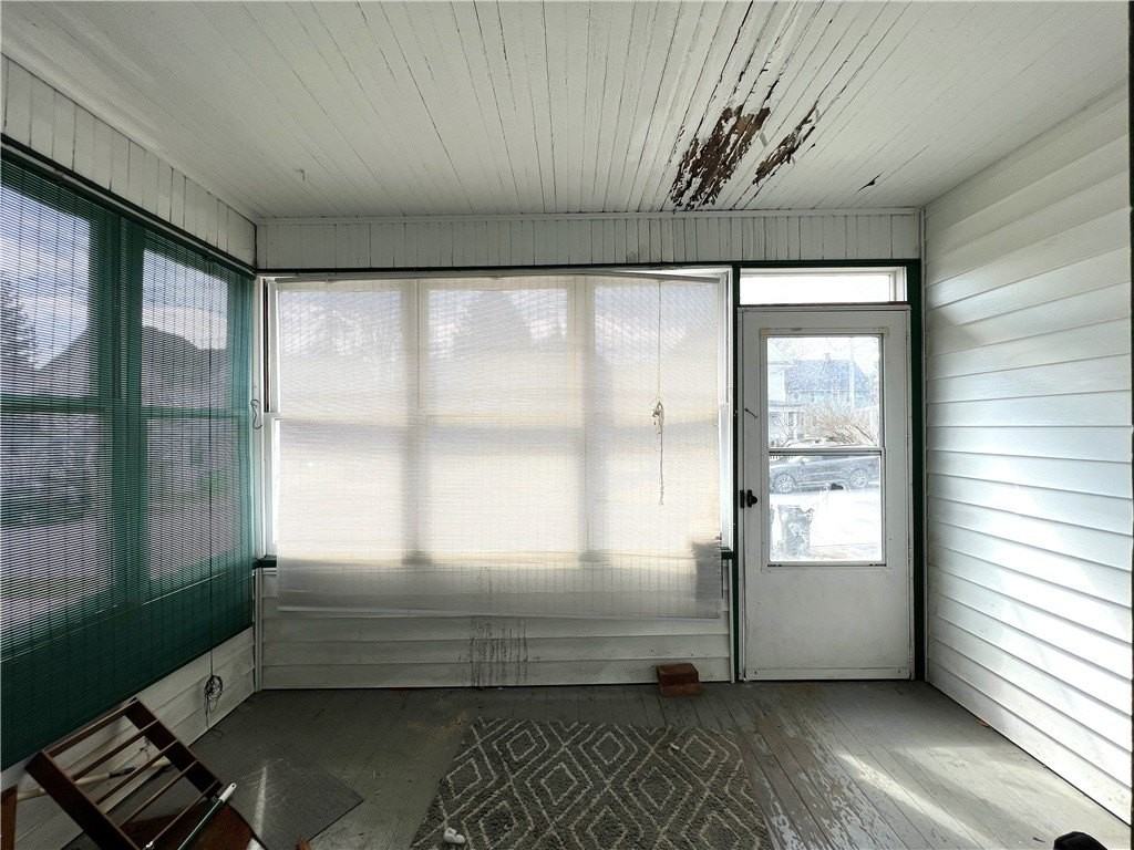 49 Spruce St 1st Fl #1stFL - Photo 4 of 16